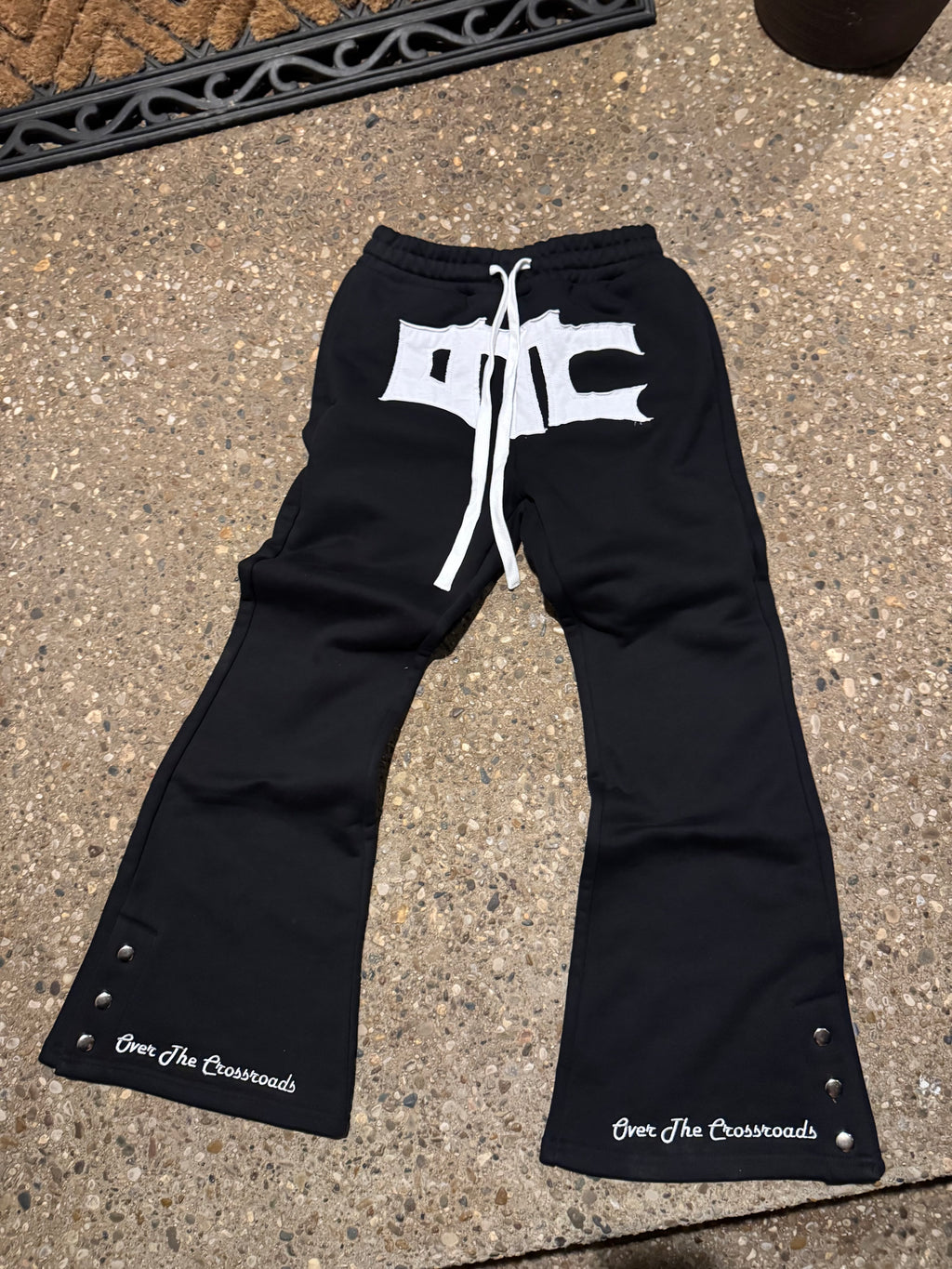 B&W Flared sweatpants