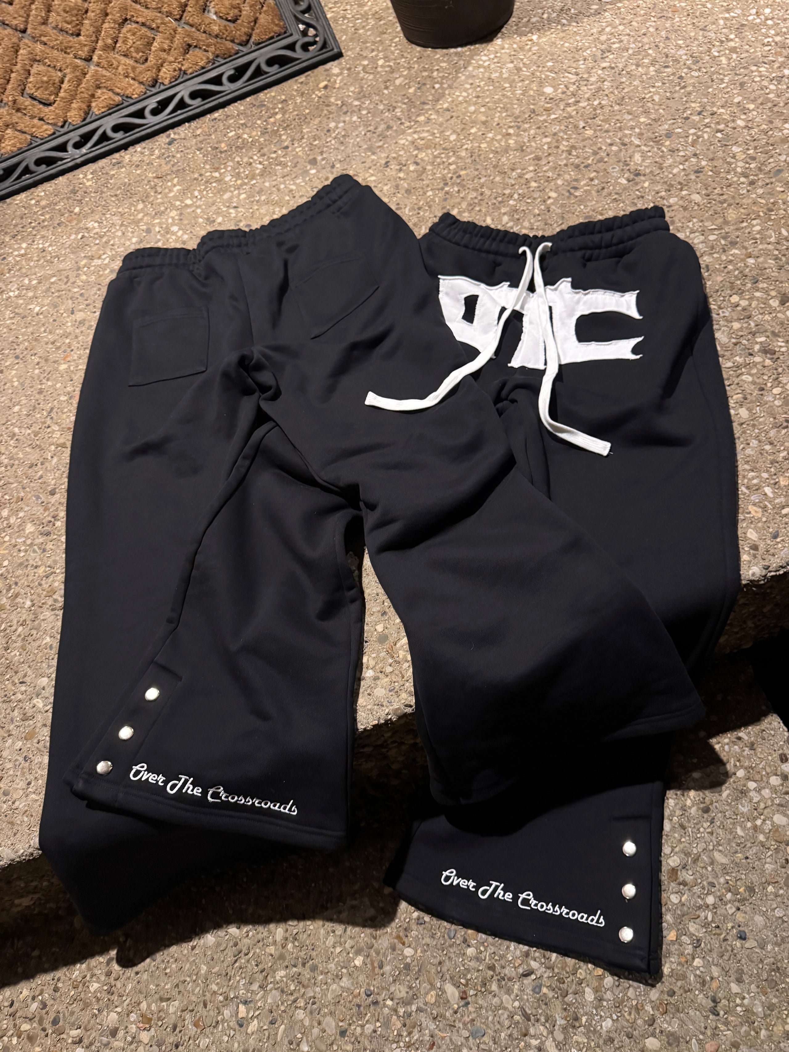 B&W Flared sweatpants